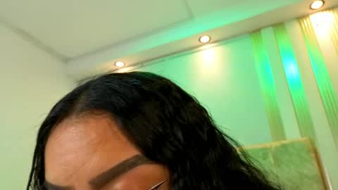 j_belle_ online show from April 30, 11:37 am