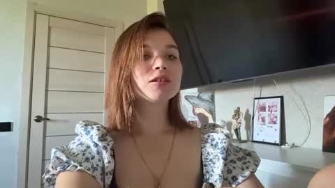 Julie online show from June 11, 2:53 am