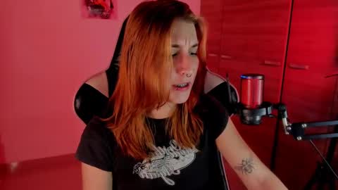 Snapshot of jacky_croft chatting on December 30, 4:20 am Linda Sofia help me get to 100 thumbs up online show from December 30, 4:20 am