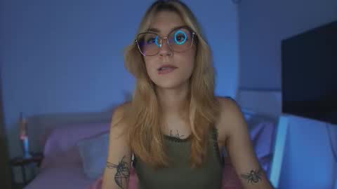 Snapshot of jacky_croft chatting on September 11, 4:24 am Linda Sofia help me get to 100 thumbs up online show from September 11, 4:24 am