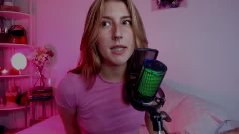 Snapshot of jacky_croft chatting on February 23, 4:33 am Linda Sofia help me get to 100 thumbs up online show from February 23, 4:33 am