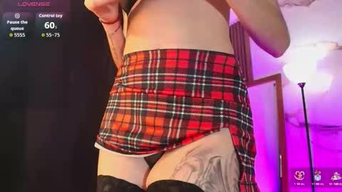 Jade  online show from February 3, 9:18 pm