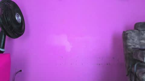 Snapshot of jade_brunnette chatting on February 8, 9:15 pm Jade Brunete online show from February 8, 9:15 pm