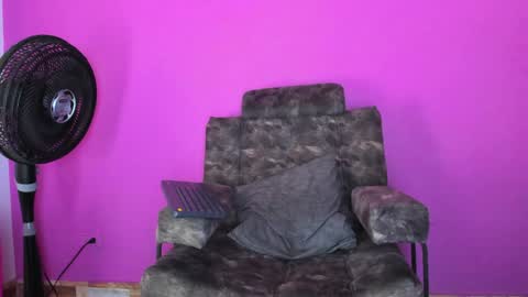 Snapshot of jade_brunnette chatting on January 13, 8:26 pm Jade Brunete online show from January 13, 8:26 pm