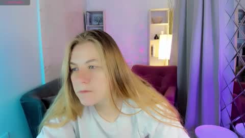 Snapshot of jade_soft chatting on September 10, 8:31 pm Jade online show from September 10, 8:31 pm