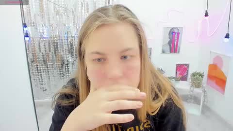 Snapshot of jade_soft chatting on February 21, 8:49 pm Jade online show from February 21, 8:49 pm