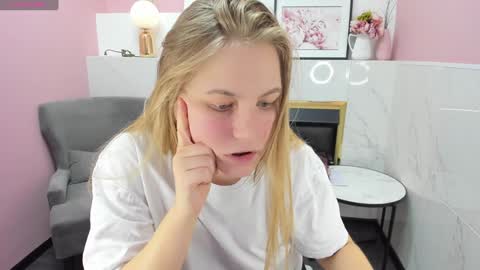 Snapshot of jade_soft chatting on December 21, 9:25 pm Jade online show from December 21, 9:25 pm