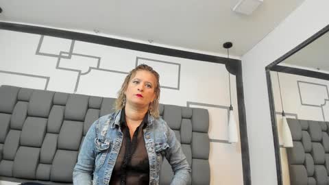 Jade  online show from December 4, 10:57 am