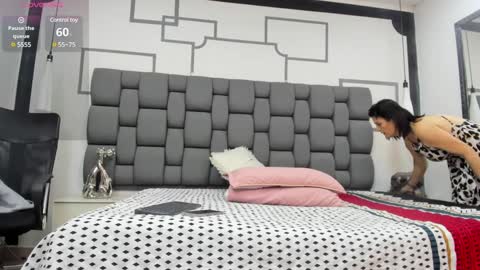 Jade  online show from December 11, 10:58 am