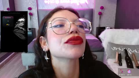 JADE online show from December 13, 8:25 pm