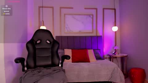 jade_vela online show from October 9, 7:40 pm