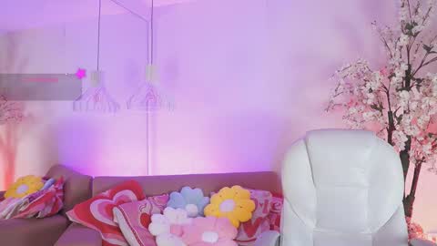 Jade Summer online show from February 10, 11:35 am