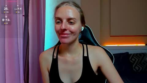 Snapshot of jam_cream chatting on October 12, 9:01 am Sofia online show from October 12, 9:01 am