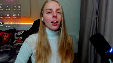 Snapshot of jam_cream chatting on November 1, 2:21 pm Sofia online show from November 1, 2:21 pm