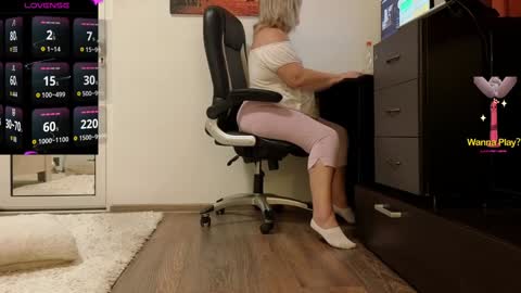 jameyla online show from January 7, 7:20 am