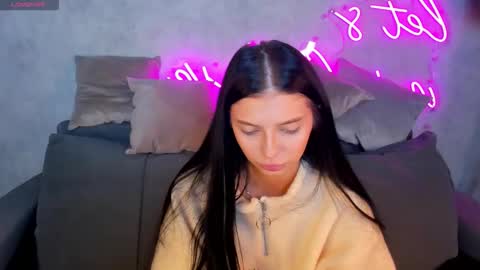 Eva online show from November 3, 1:09 am