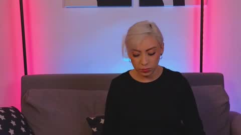 Snapshot of janehart_ chatting on February 19, 1:18 am Jane online show from February 19, 1:18 am