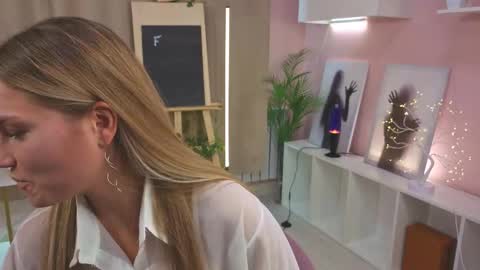 Hi Im Alice and here youll find something online show from October 12, 6:16 am