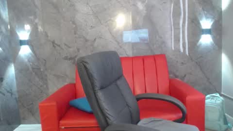 Jan online show from October 17, 8:01 pm