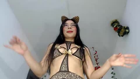 Snapshot of japonesa01 chatting on March 11, 10:18 am Monik online show from March 11, 10:18 am