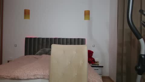jaqueline88 online show from December 28, 5:44 am