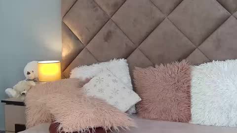 jaquelinemerlot online show from January 6, 9:19 am
