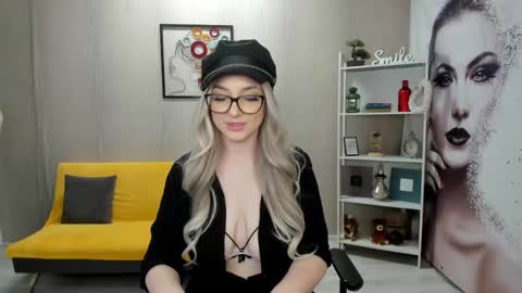 JaquelinLaurent online show from September 19, 7:57 pm