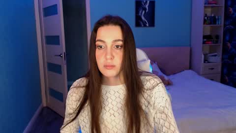 Snapshot of jasmine_doll_ chatting on December 15, 10:37 pm Jasmine online show from December 15, 10:37 pm