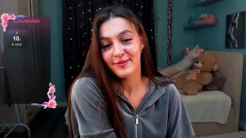 Snapshot of jasmine_doll_ chatting on October 22, 10:15 pm Jasmine online show from October 22, 10:15 pm