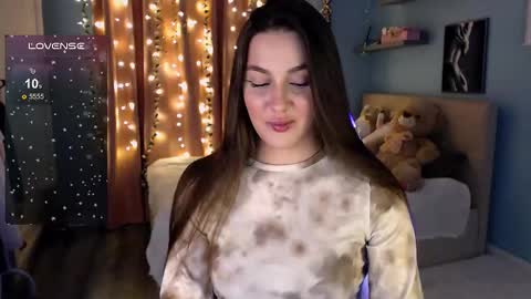 Snapshot of jasmine_doll_ chatting on February 19, 9:58 pm Jasmine online show from February 19, 9:58 pm