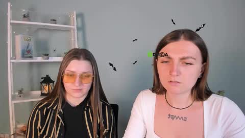 jasmine_fly online show from October 29, 1:04 pm