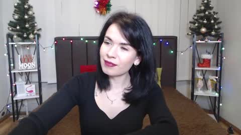 JasmineKouch online show from December 22, 6:15 pm