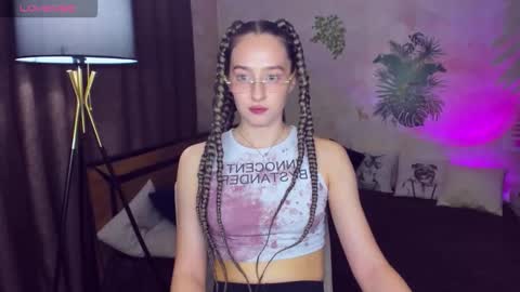 Jasmine online show from November 15, 10:49 am