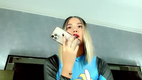 Snapshot of jasminemoore chatting on February 7, 10:30 pm Jazmin online show from February 7, 10:30 pm