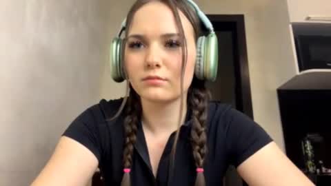 Aurora online show from March 18, 5:40 pm