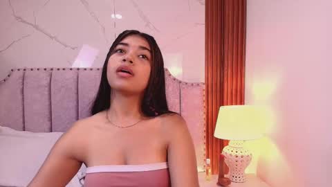 Snapshot of jazmin_606 chatting on October 15, 10:01 pm Jazmin online show from October 15, 10:01 pm