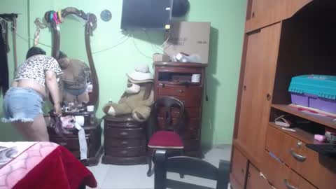 Snapshot of jazmin_rios chatting on January 26, 11:06 am jazmim online show from January 26, 11:06 am