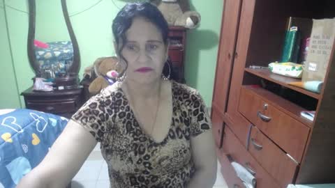 Snapshot of jazmin_rios chatting on February 20, 10:48 am jazmim online show from February 20, 10:48 am