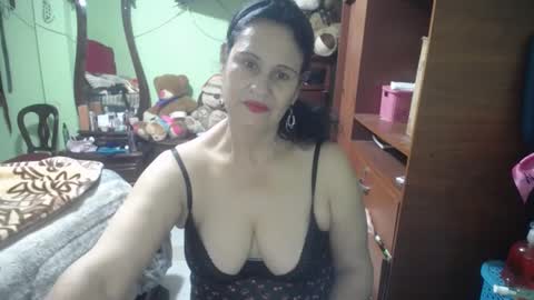 Snapshot of jazmin_rios chatting on October 13, 12:08 pm jazmim online show from October 13, 12:08 pm