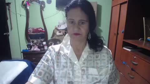 Snapshot of jazmin_rios chatting on February 1, 11:43 am jazmim online show from February 1, 11:43 am