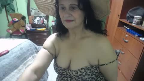 Snapshot of jazmin_rios chatting on October 2, 1:16 pm jazmim online show from October 2, 1:16 pm