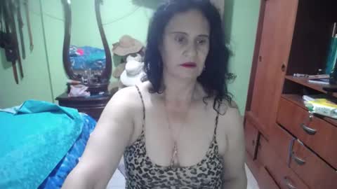 Snapshot of jazmin_rios chatting on February 16, 2:10 pm jazmim online show from February 16, 2:10 pm