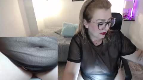 Snapshot of jazmin_ross chatting on January 15, 11:08 pm jazmin online show from January 15, 11:08 pm