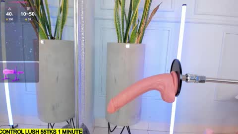 Snapshot of jazmine_21 chatting on October 13, 9:28 pm Jasmine  online show from October 13, 9:28 pm