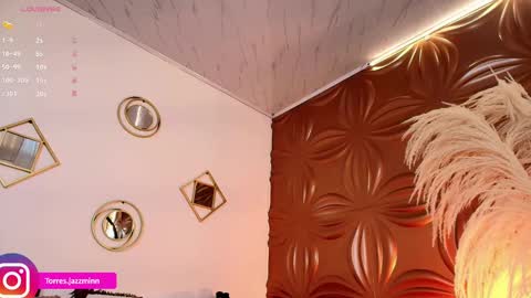 Jazmin online show from October 9, 1:59 pm