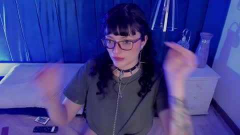 Snapshot of jeannesabatier chatting on March 6, 7:54 pm Jean online show from March 6, 7:54 pm