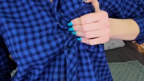 jeanniefox_ online show from January 20, 8:40 pm