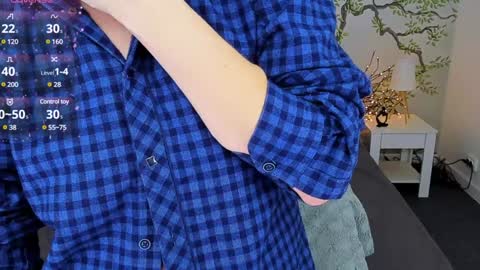 jeanniefox_ online show from January 18, 7:28 am
