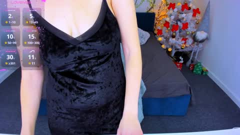 jeanniefox_ online show from January 4, 2:56 pm