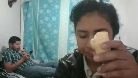 Snapshot of jeicoandcoraline chatting on January 5, 9:25 pm jeicoandcoraline online show from January 5, 9:25 pm
